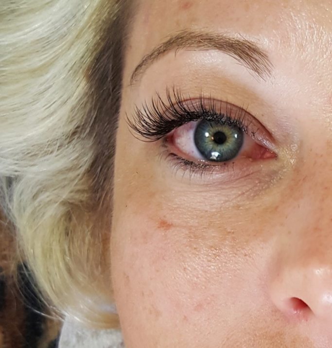 Lash extension result — close-up